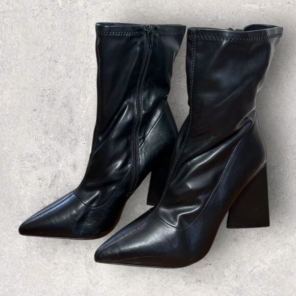 Forever 21 Women's Size 11 Black Stretch Faux Leather Ankle Boots Side Zip - Picture 3 of 8